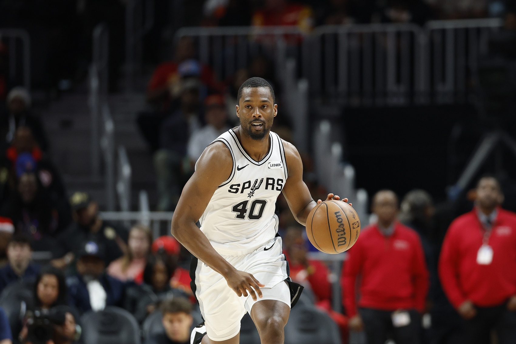 又是一场打铁匠！巴恩斯7投1中仅得2分1助1帽 三分5投全铁